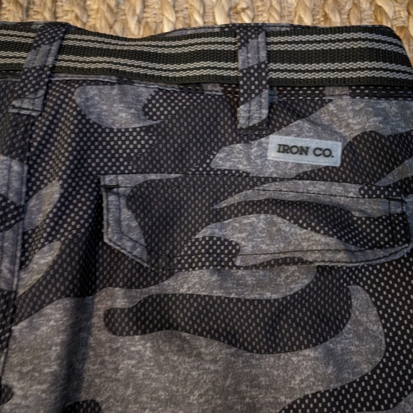 IRON CO CLOTHING BELTED STRETCH MICROFIBER CARGO SHORT, CAMO, SIZE 32 - Picture 7 of 8